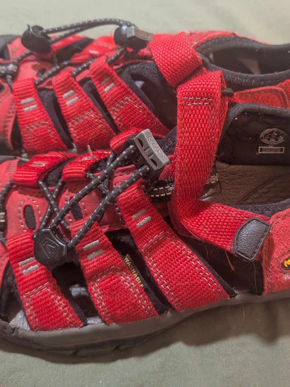 KEEN Sport Sandals Red/Black/Yellow US 2 UK 1 Hook & Loop Adjustable Strap
